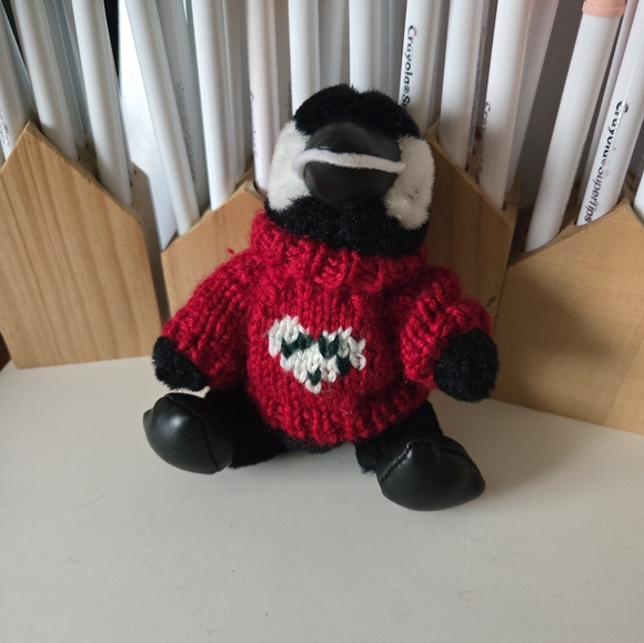 Vintage Penguin Hugfun Int. 2000 Winter Red Sweater 4" Plush Stuffed Animal Toy - Picture 8 of 12